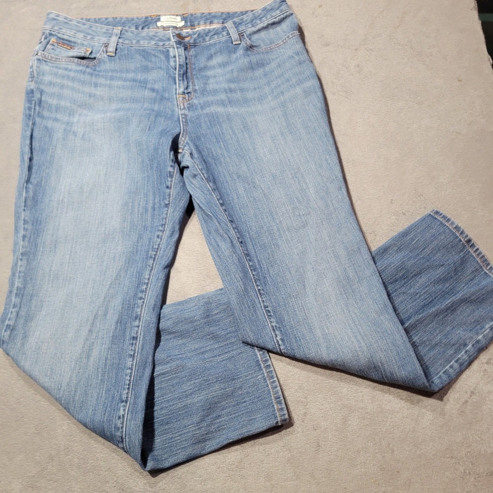 LL Bean Favorite Fit Jeans Womens 14 Petite Blue Straight Leg Stretch 292220